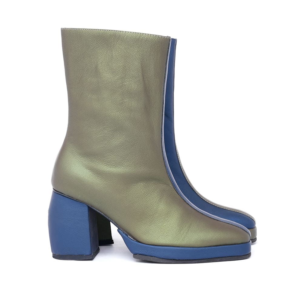 Bridge boots