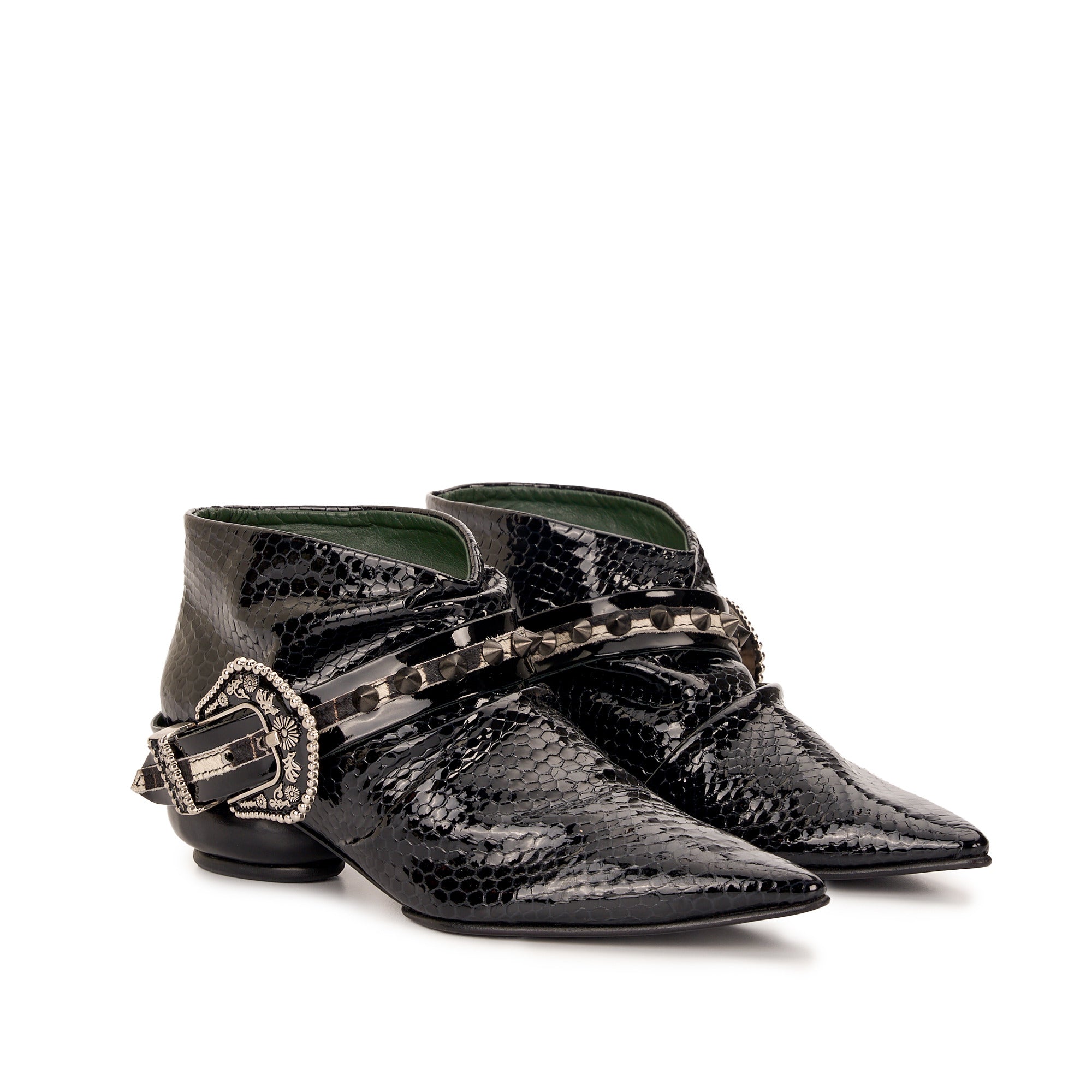 Black star boots