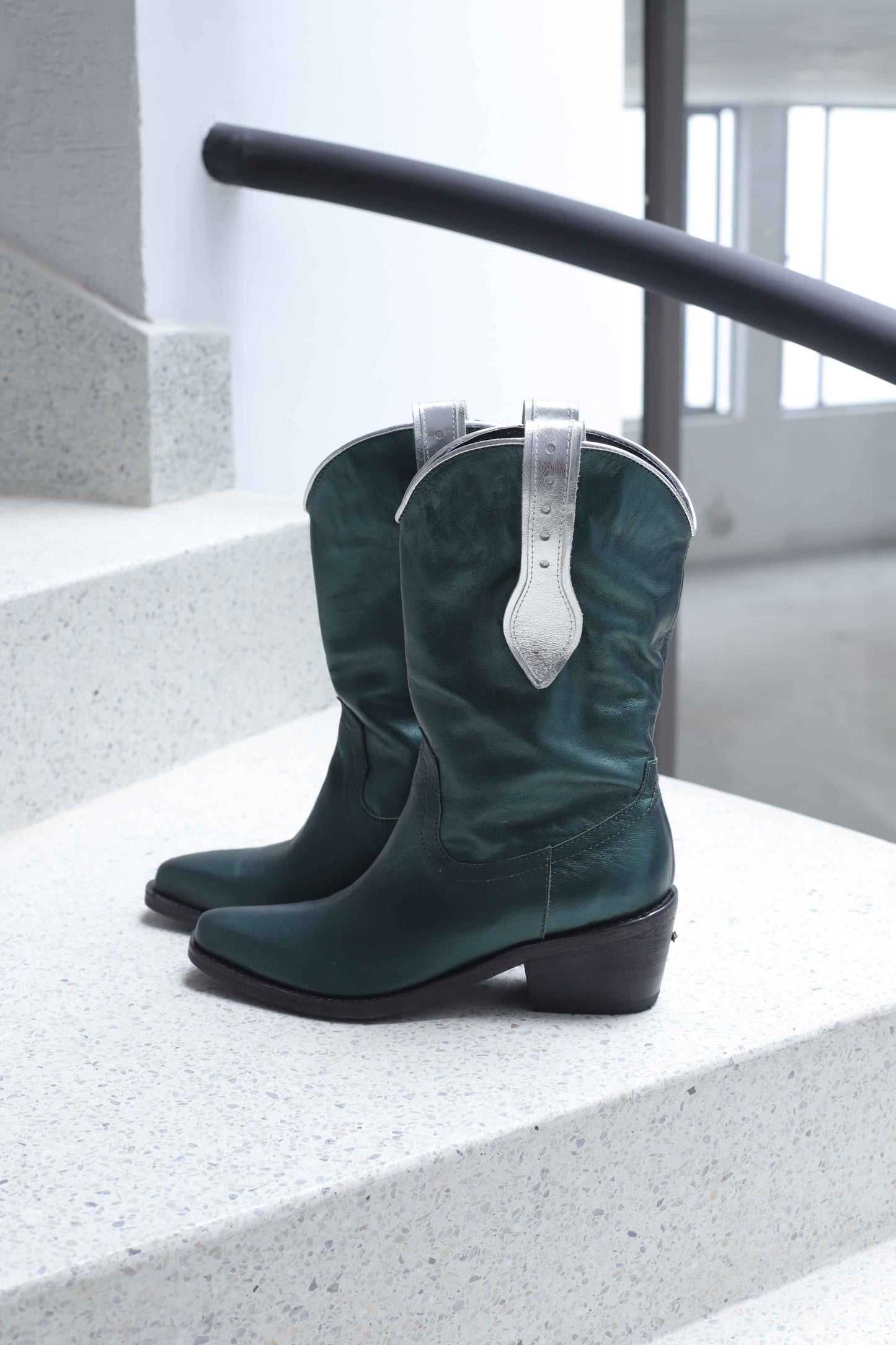 Pixel mid-head texan boot