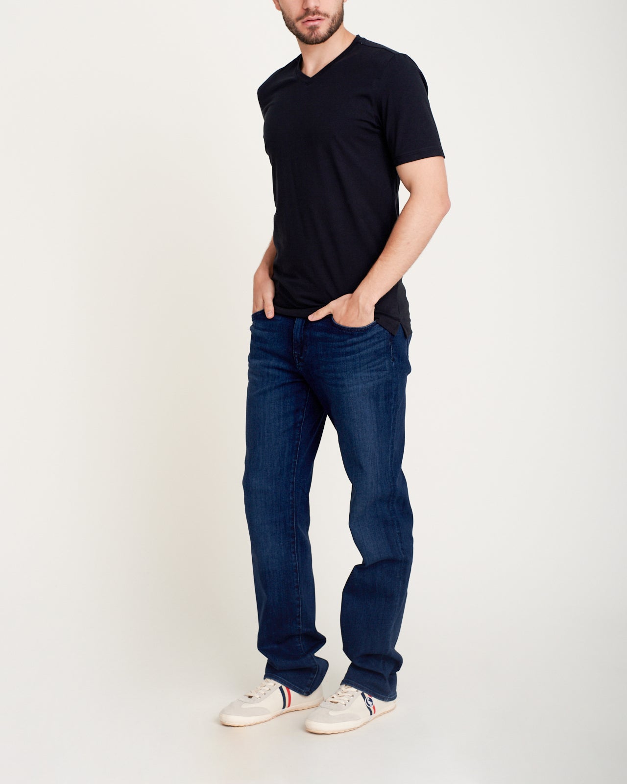 V-neck t-shirt