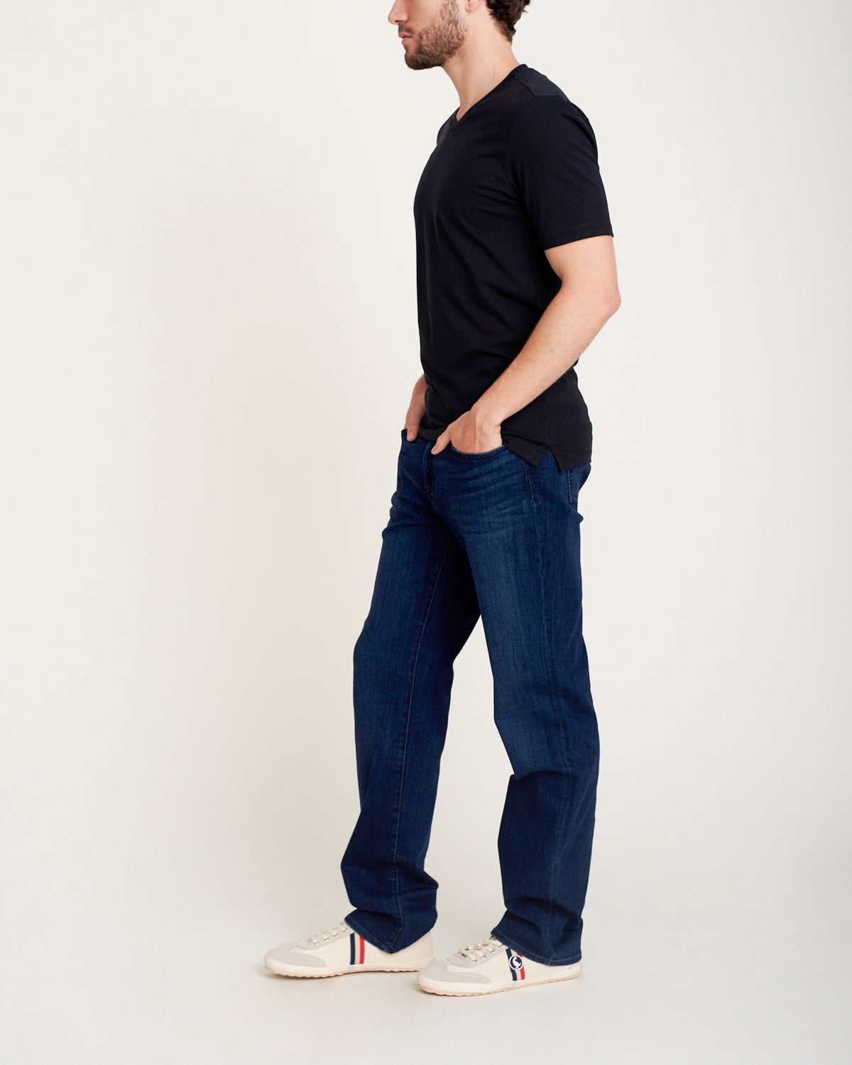 V-neck t-shirt