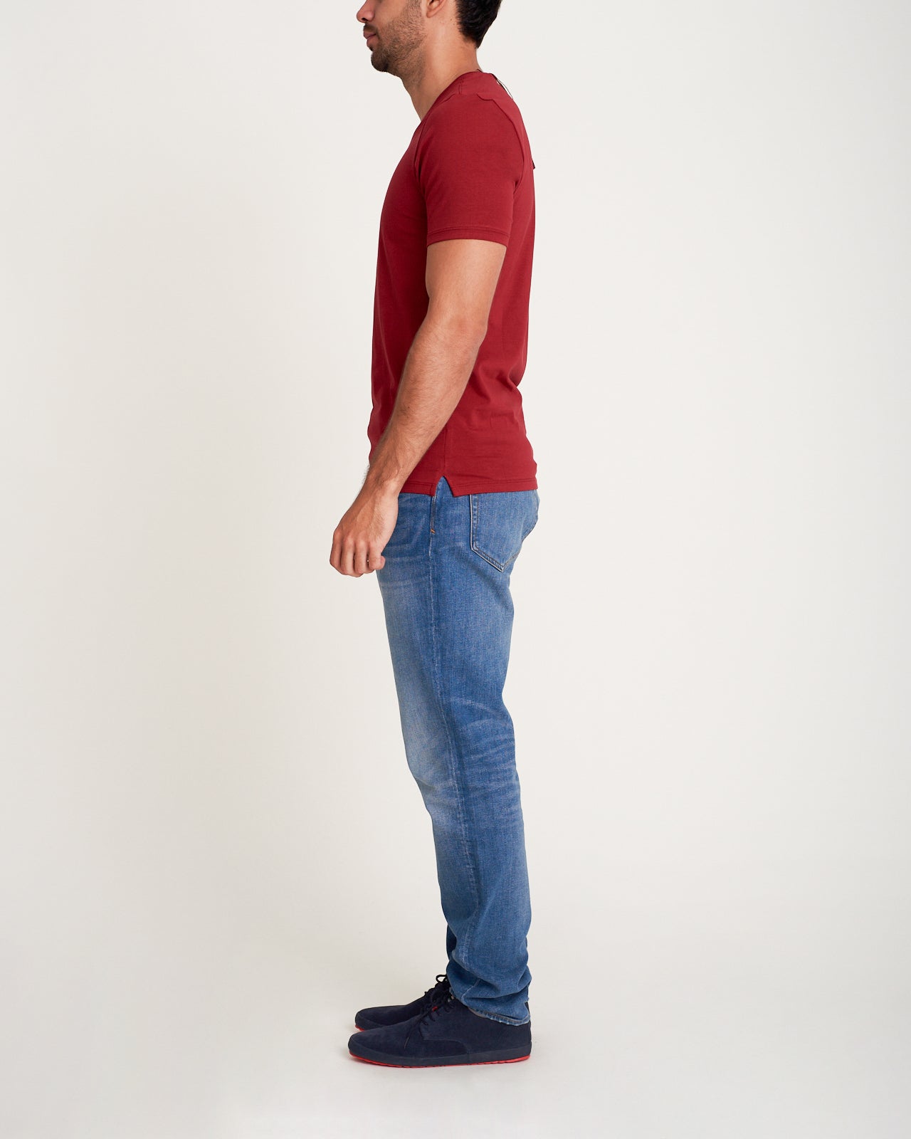 V-neck t-shirt