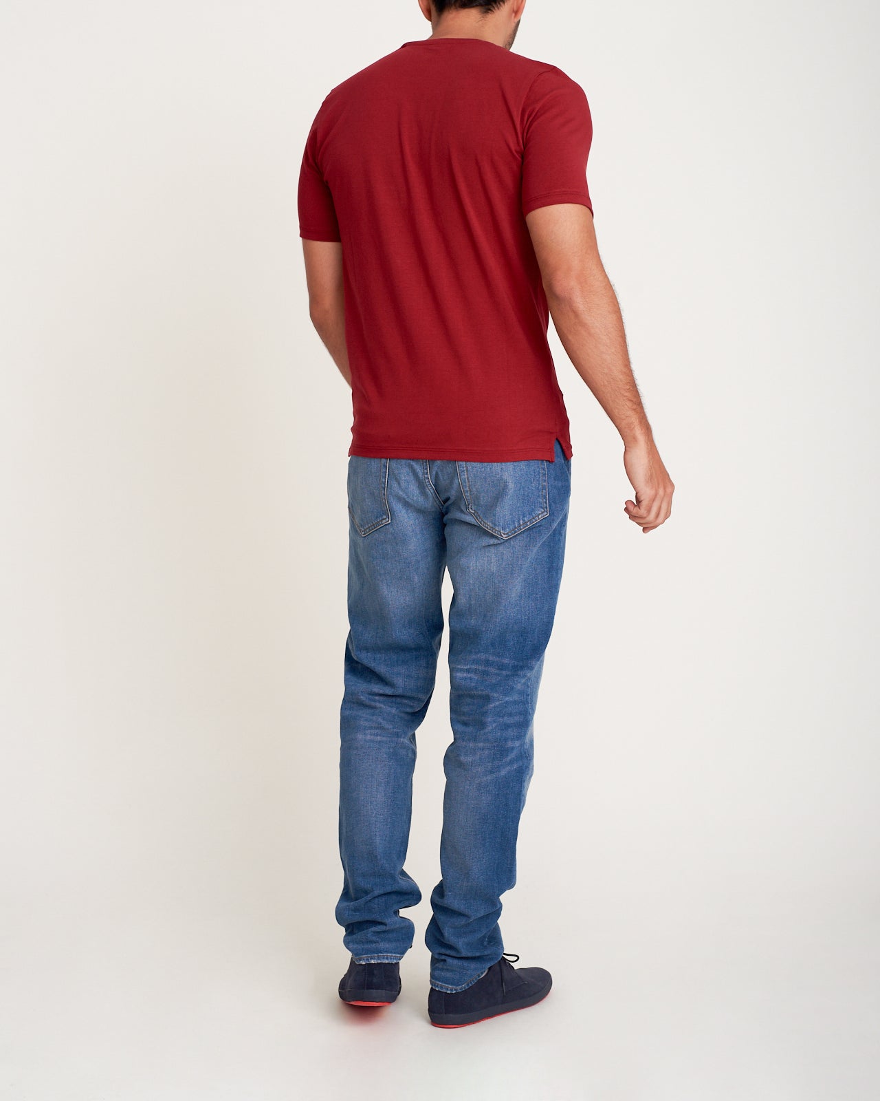 V-neck t-shirt