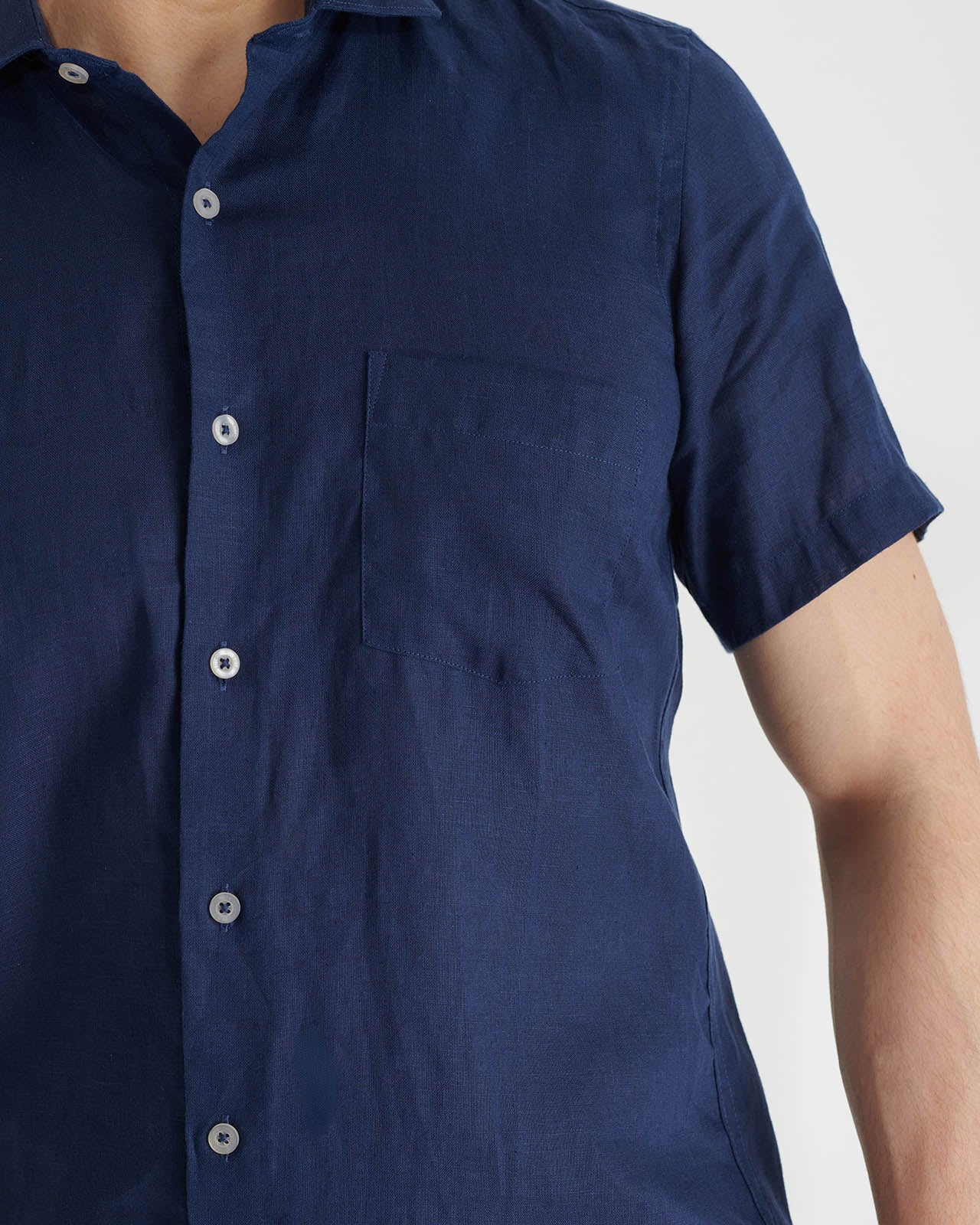 Short-sleeved linen shirt