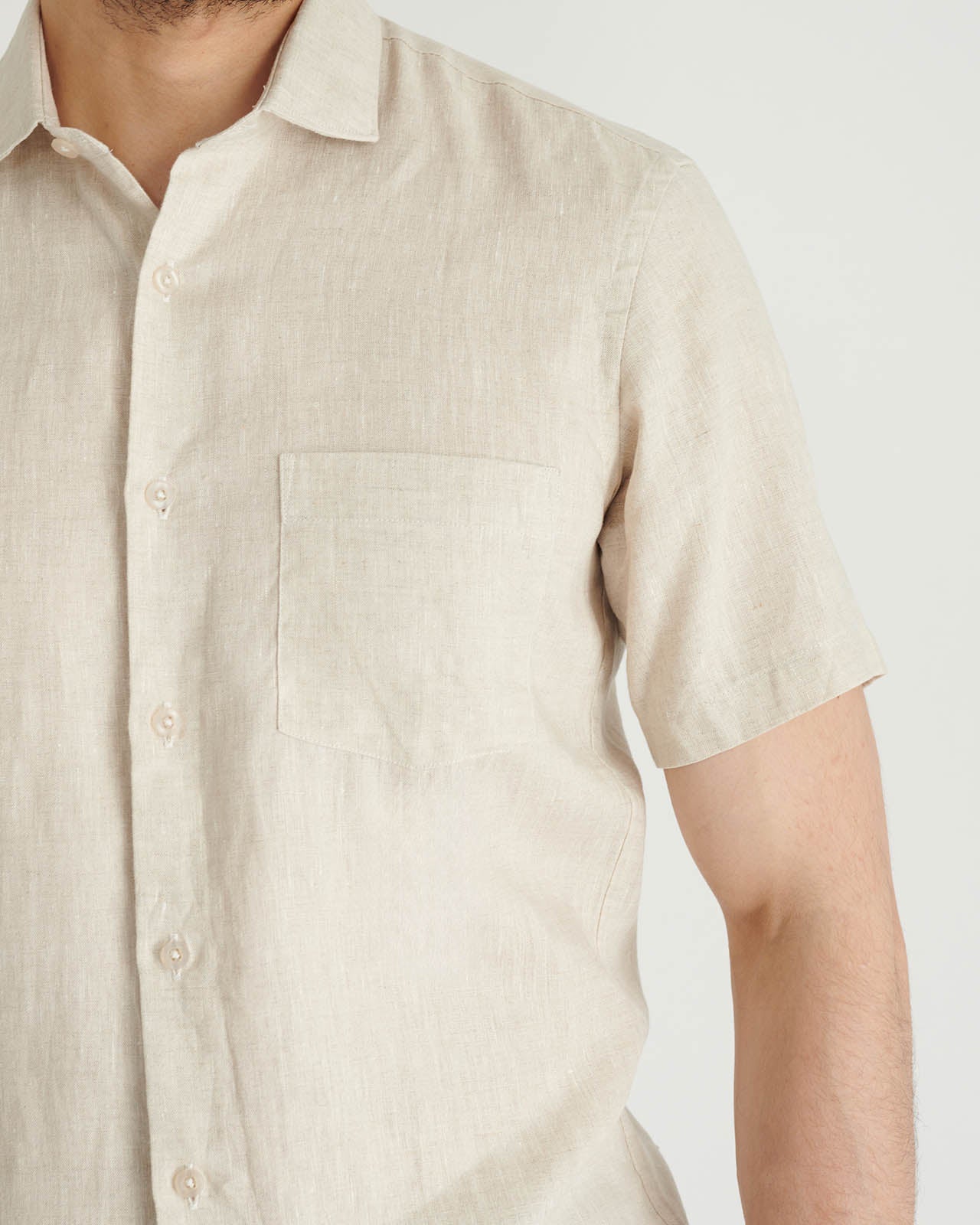 Short-sleeved linen shirt