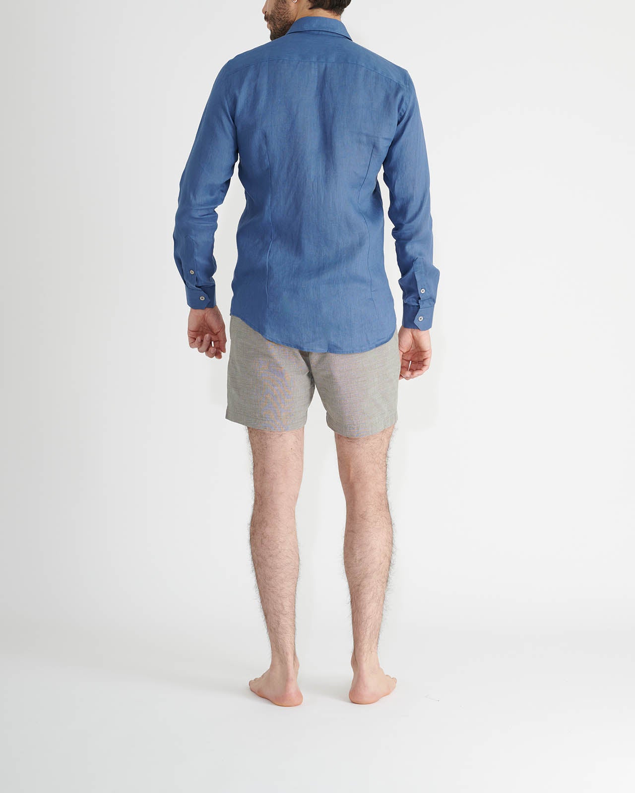 Long-sleeved linen shirt