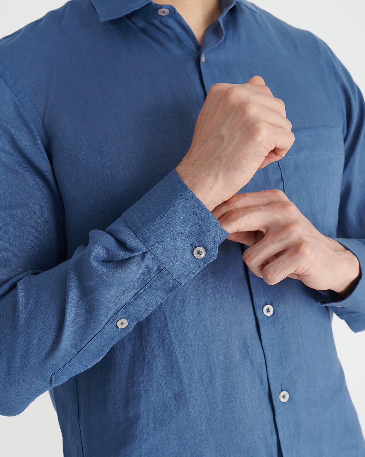 Long-sleeved linen shirt