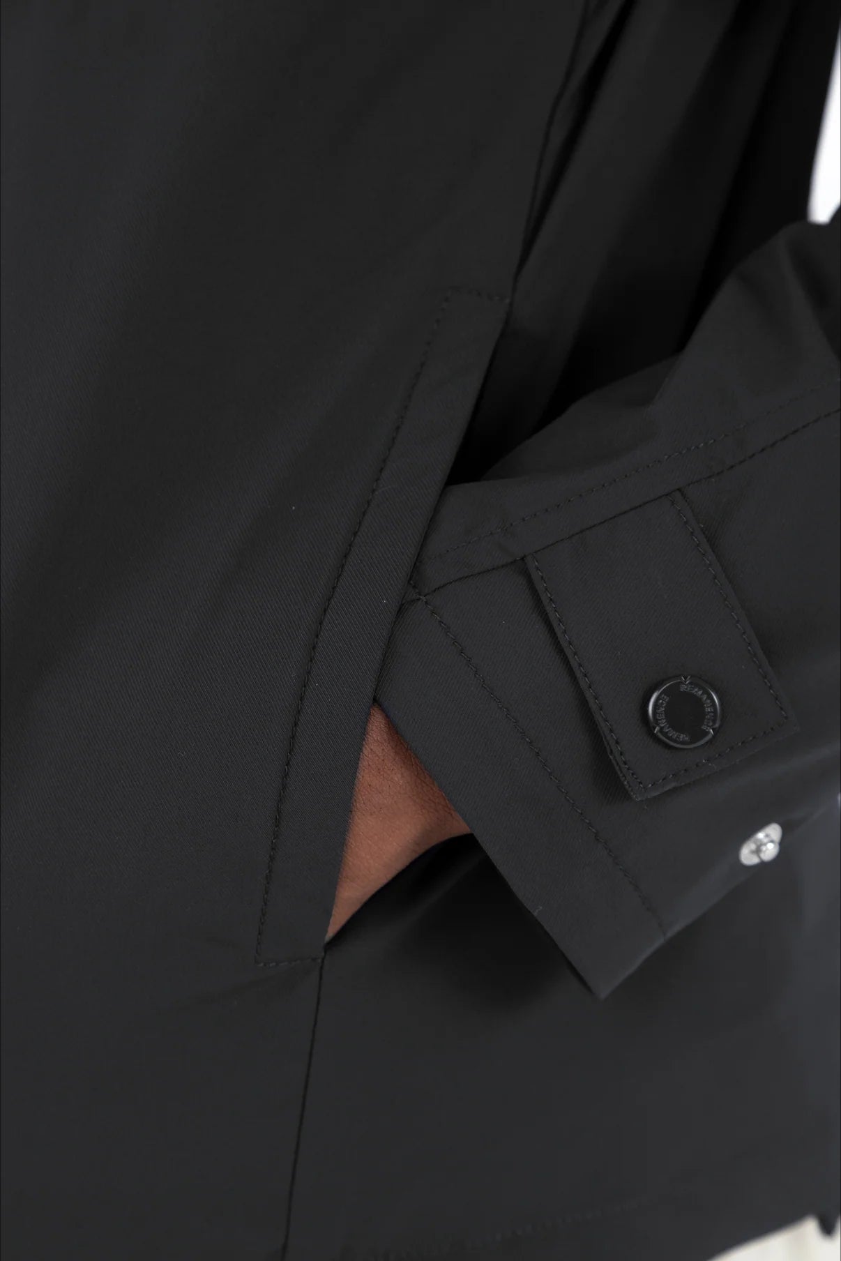 Semifitted vapor jacket