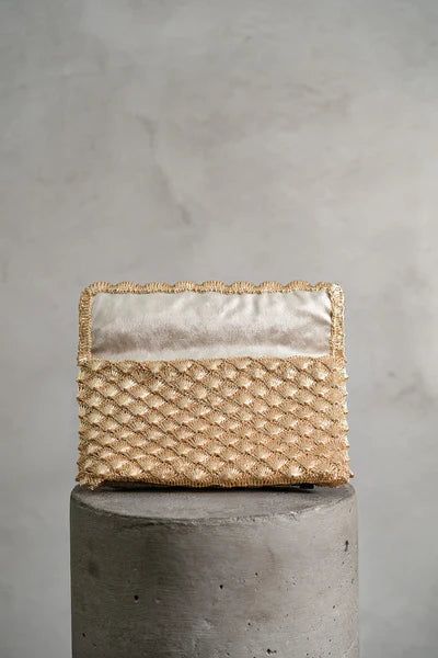 Clutch conchas seashells