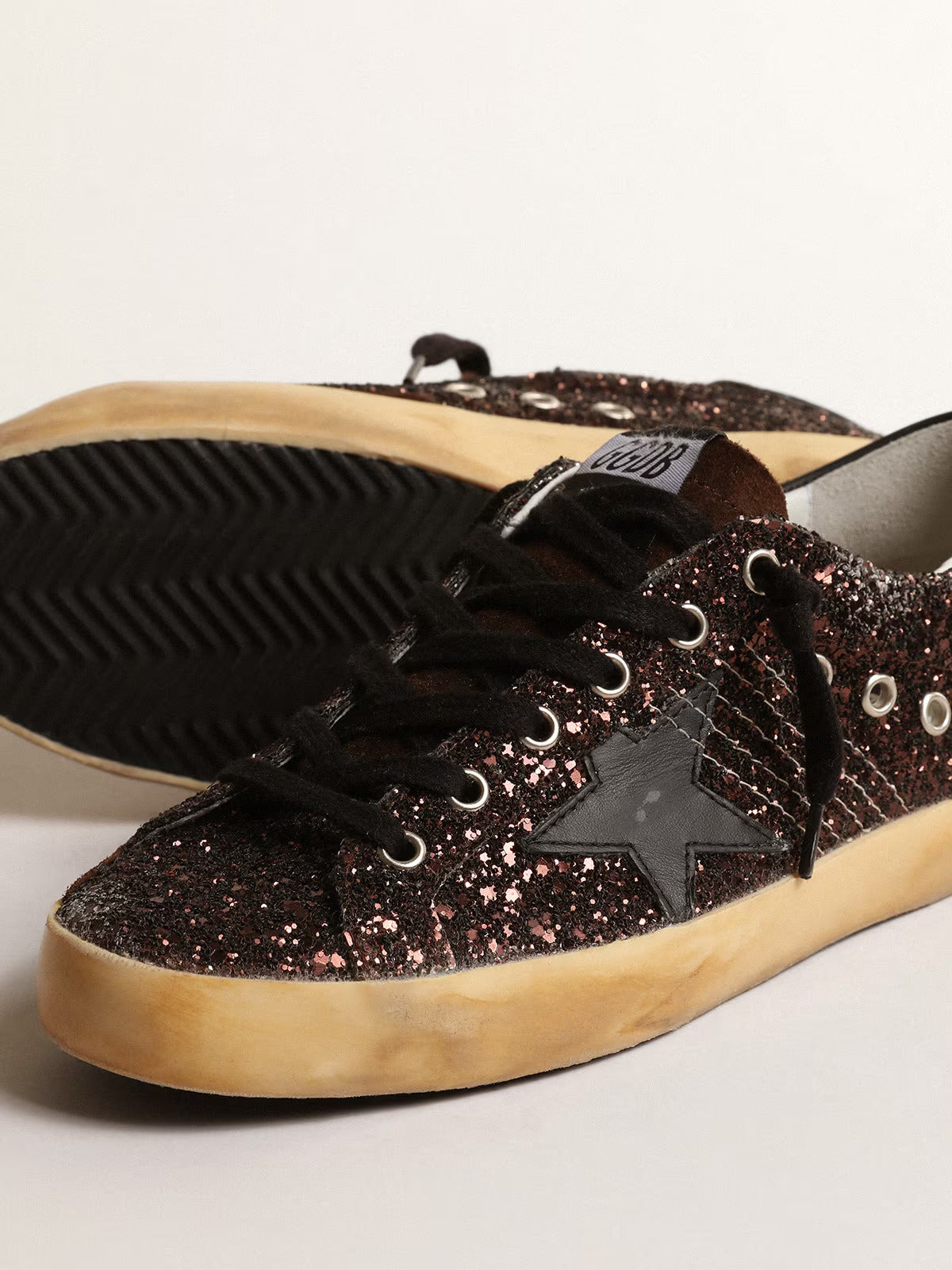 Tenis Golden Goose Super-Star Con Purpurina Marrón  Para Mujer