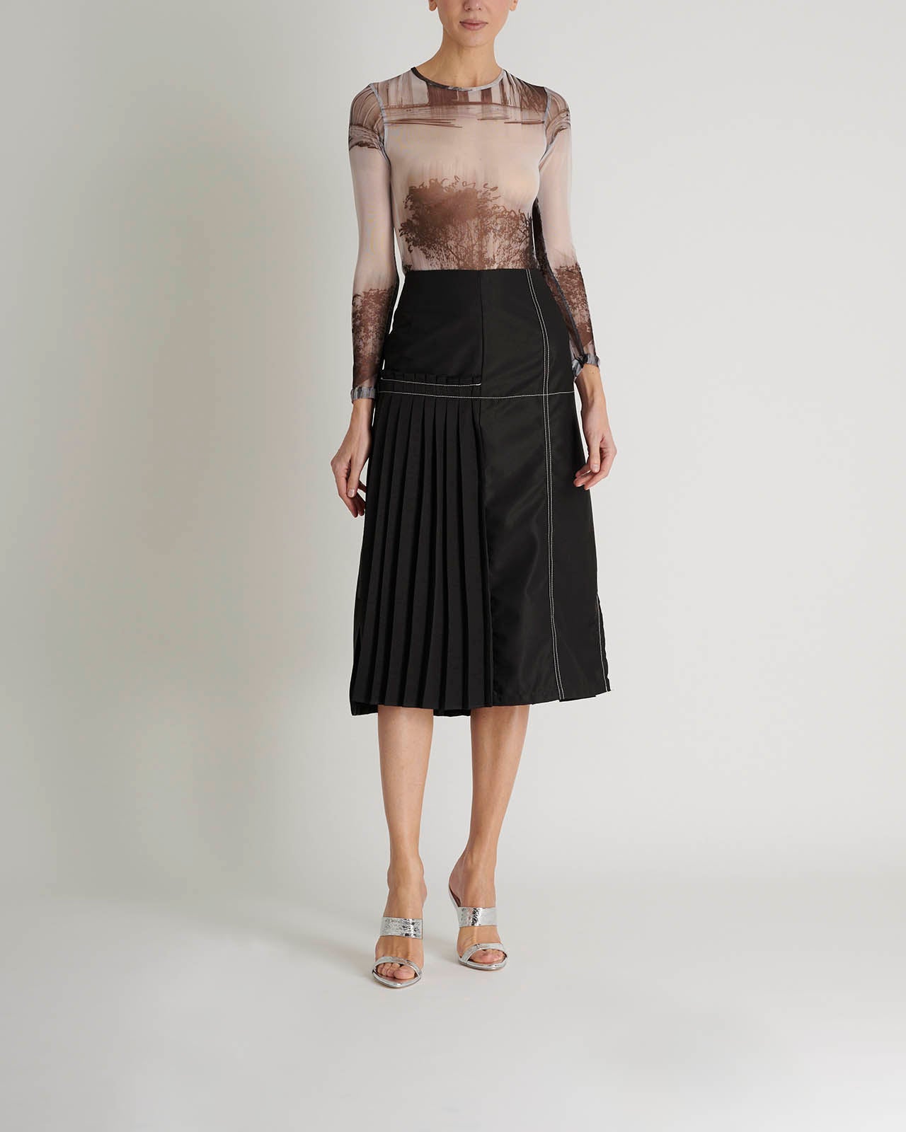 Skirt Area