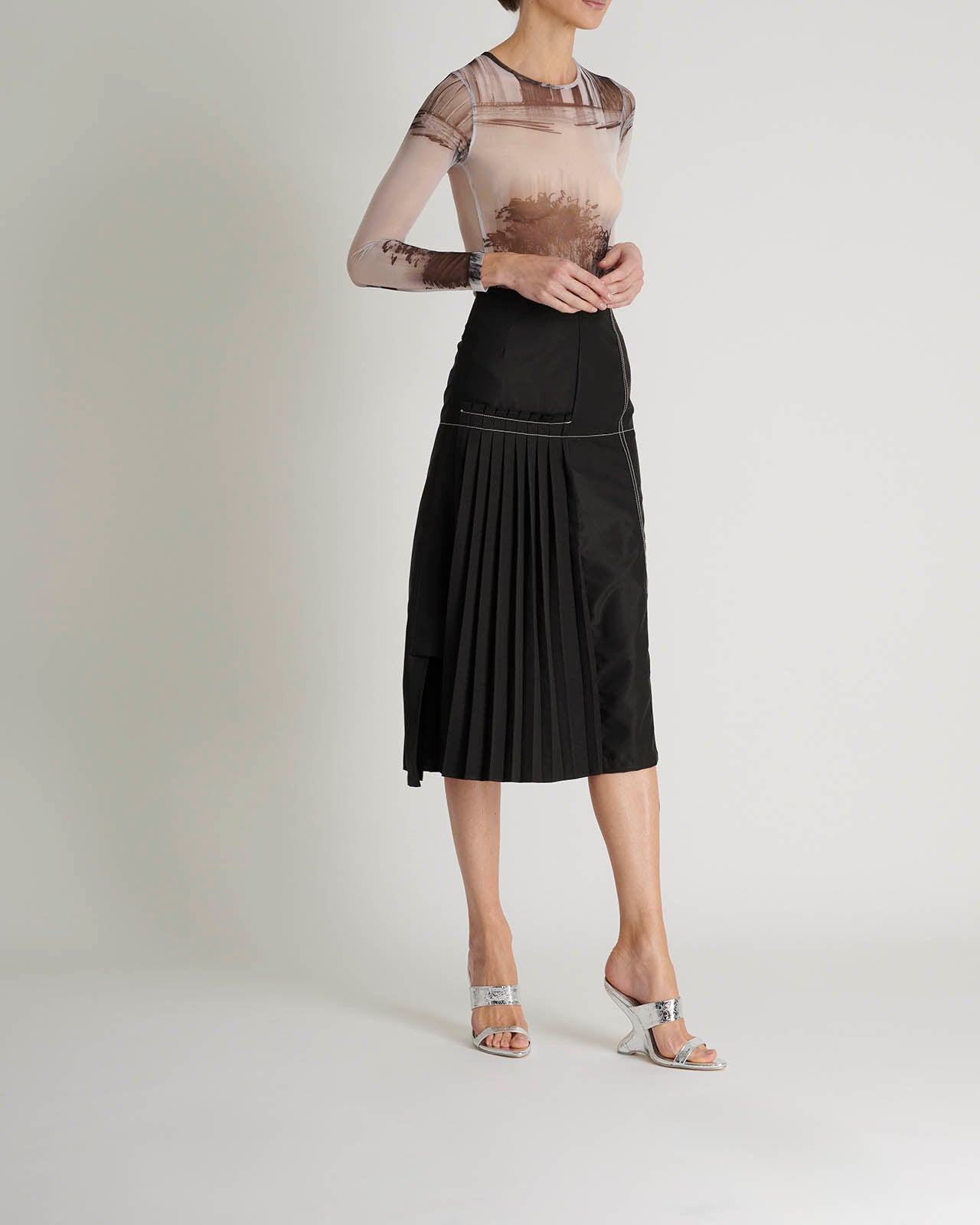 Skirt Area