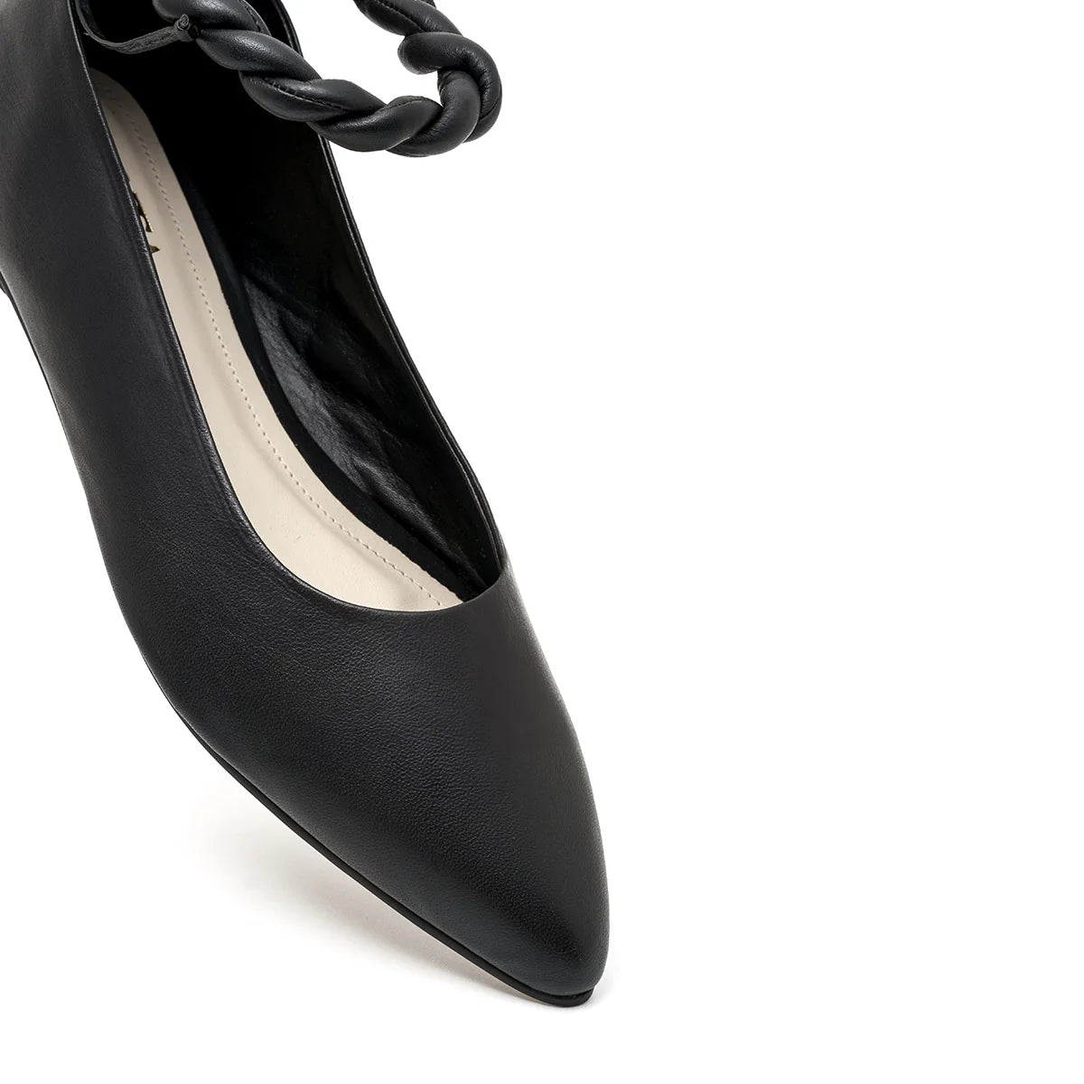 Black flats aria