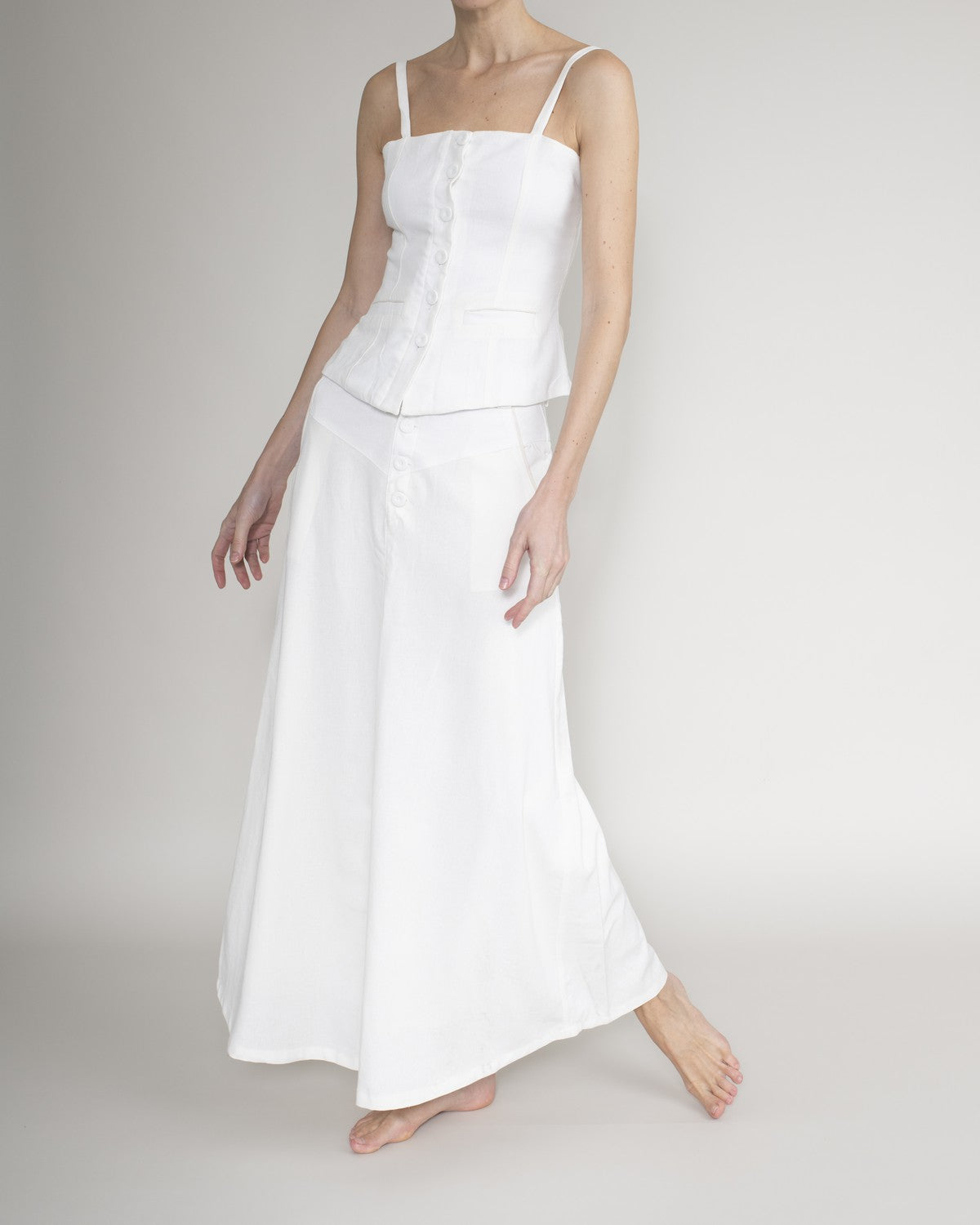 Long skirt with pockets