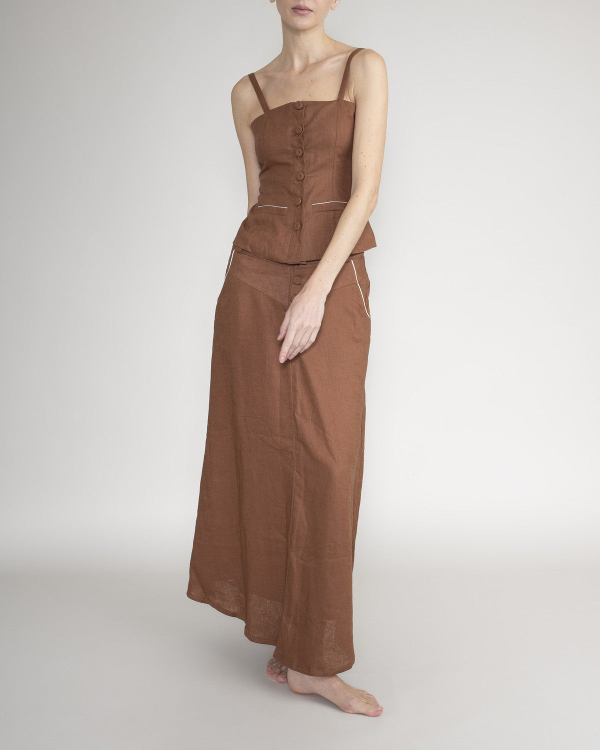 Long skirt with pockets
