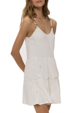 Short dress with a wide silhouette