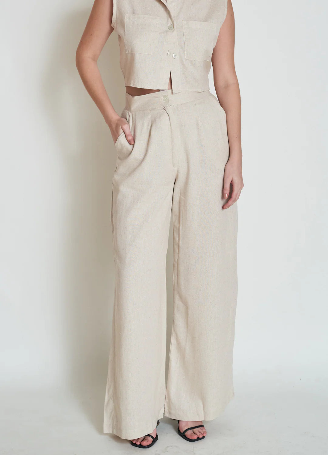 Wide-leg pants