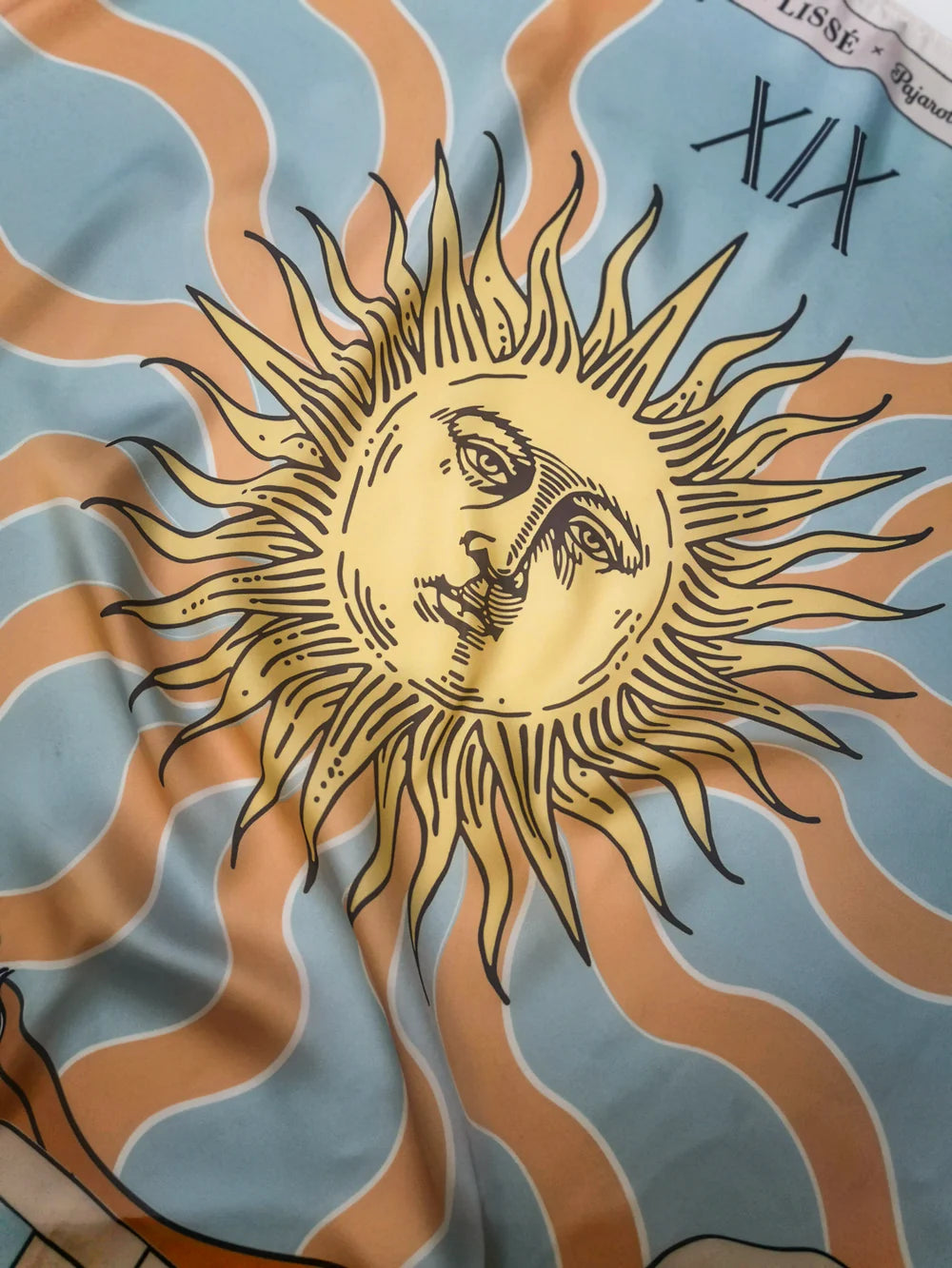 Tarot scarf the sun