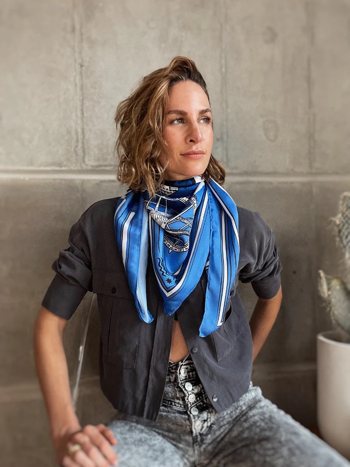 Zodiacus aquarius scarf