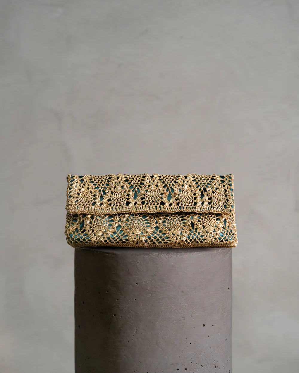Clutch pineapple gold emerald