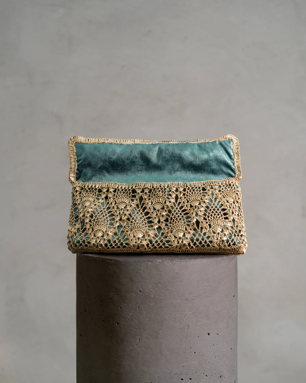 Clutch pineapple gold emerald