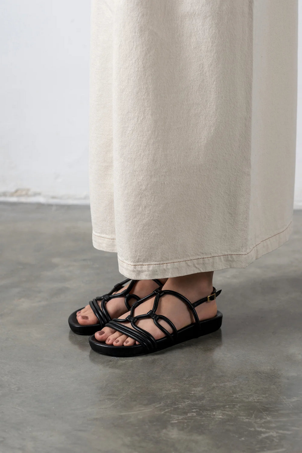 Flora black sandals