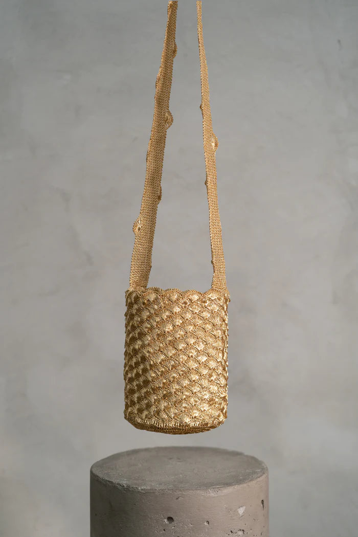 Gold seashell