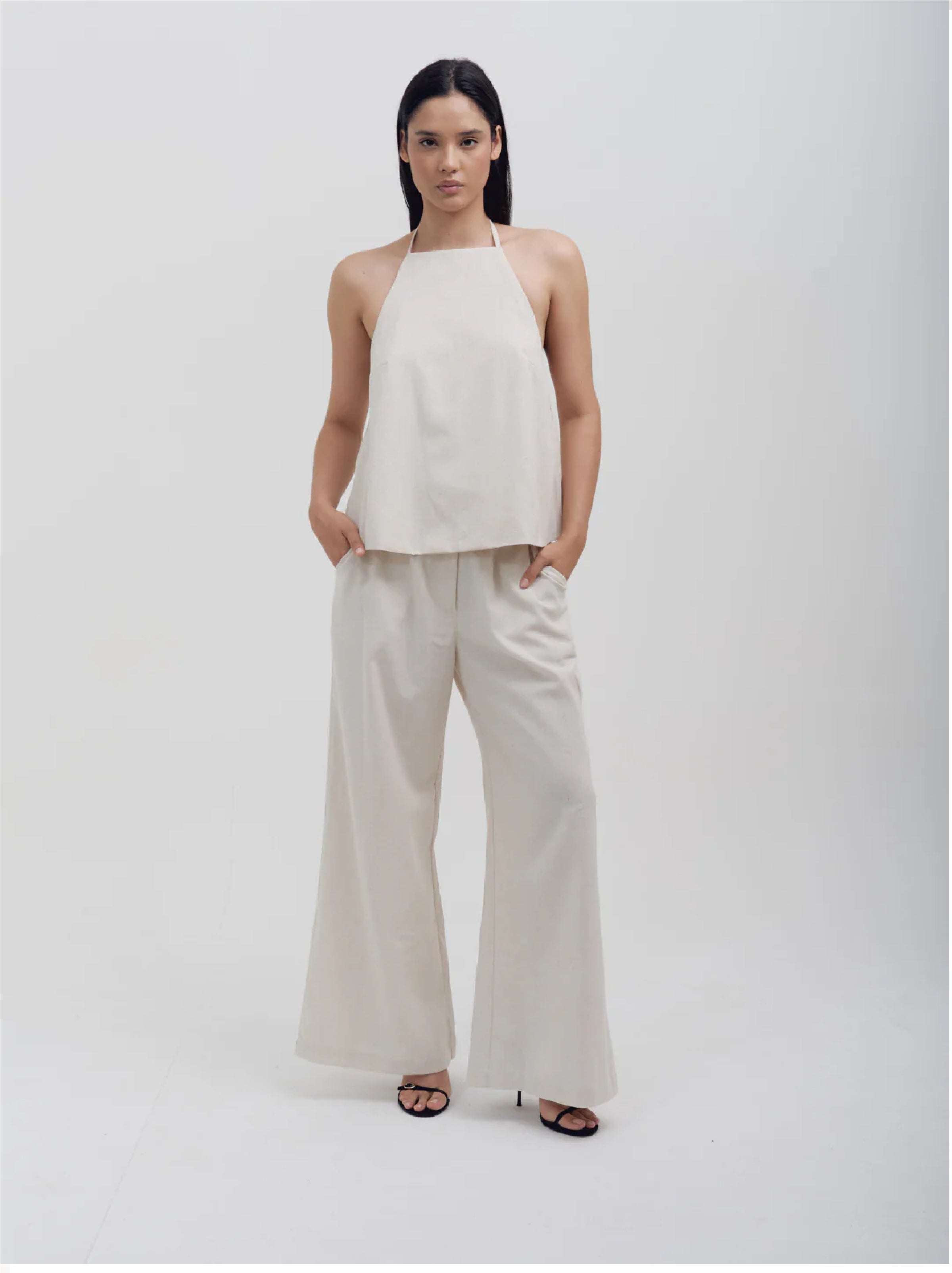 Leonor set