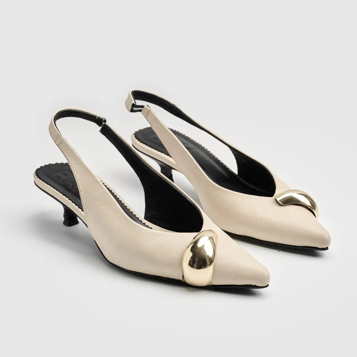 Nude jewel heel shoe