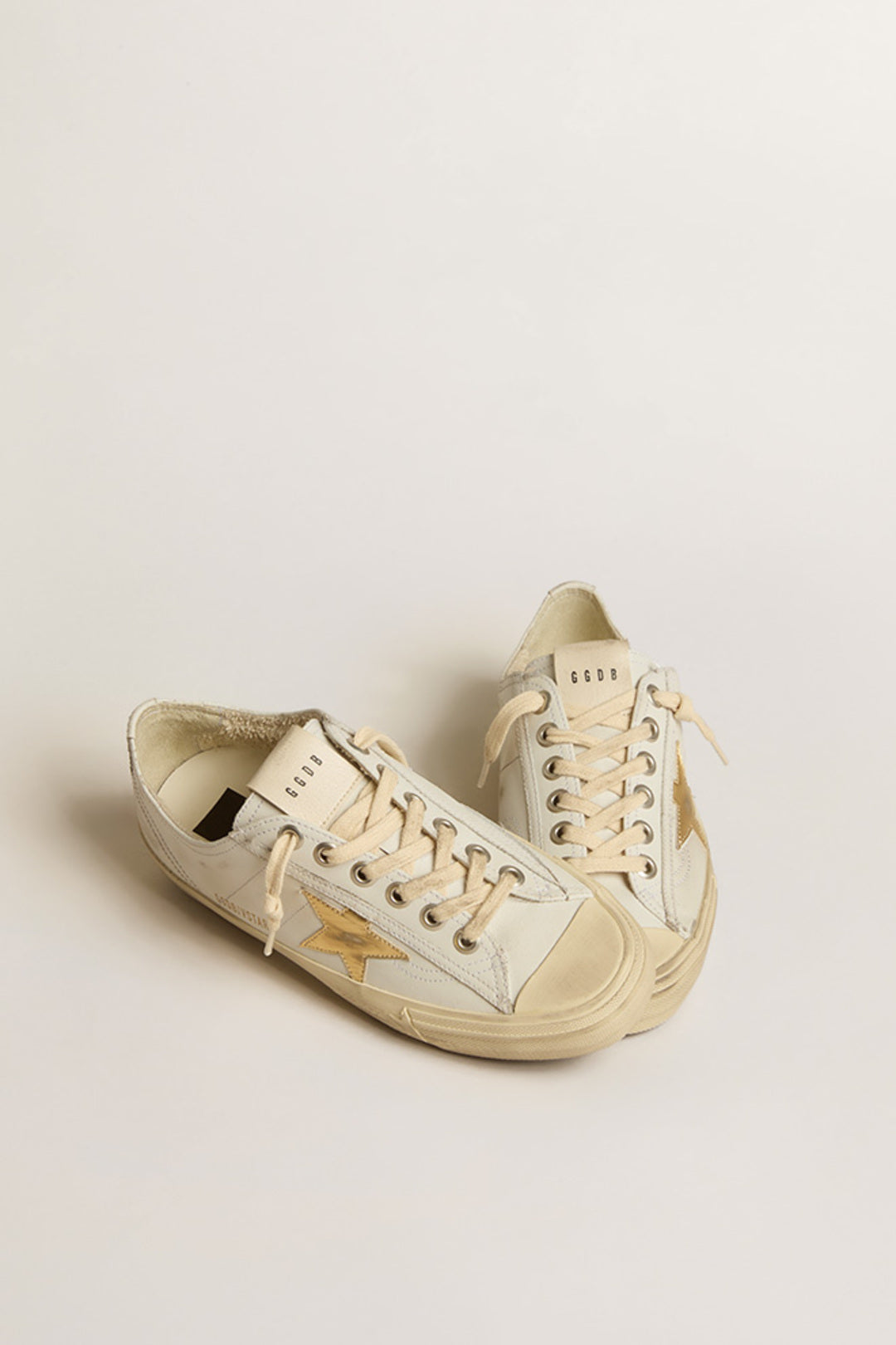 Tenis Golden Goose V-Star 2 Leather Upper Laminated Mujer