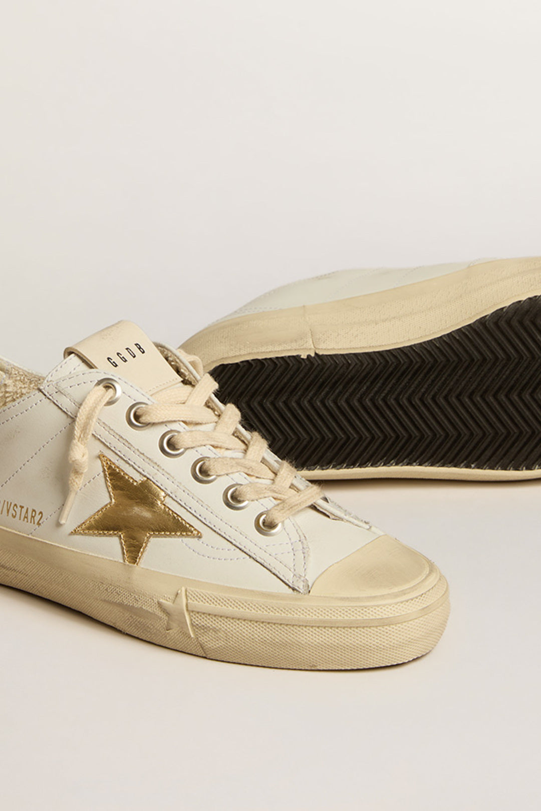 Tenis Golden Goose V-Star 2 Leather Upper Laminated Mujer