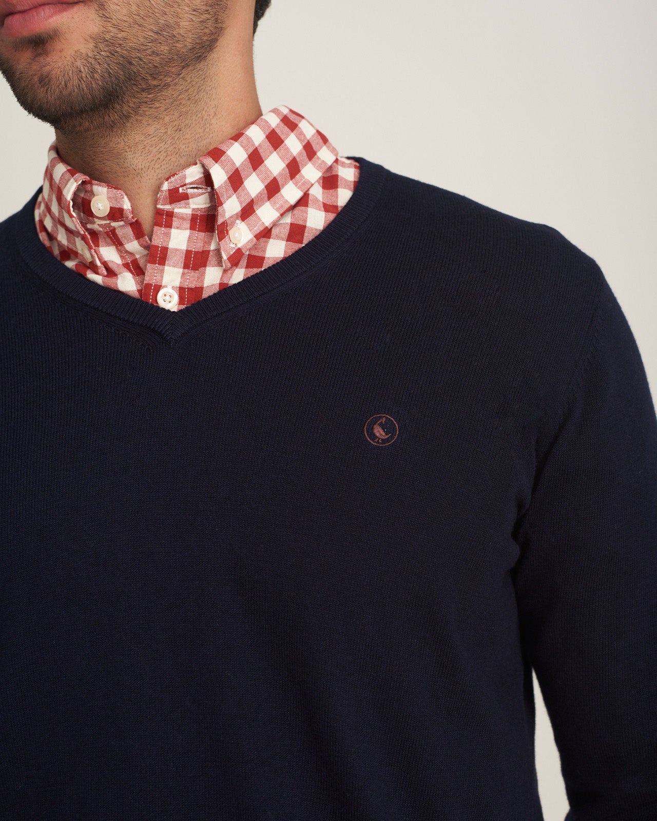 Sweater Cuello Pico Coderas